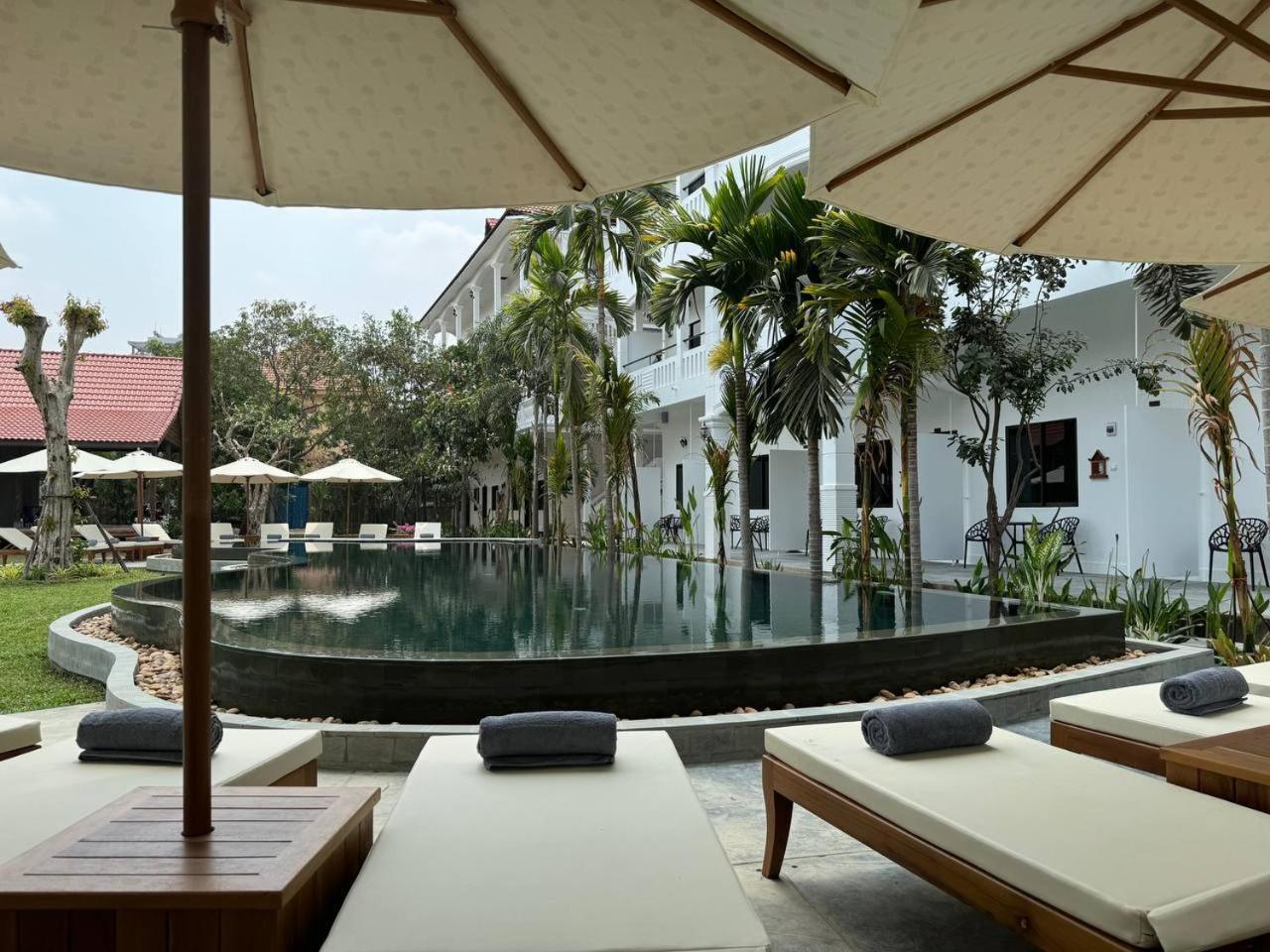 The Urban Hotel Siem Reap Exterior photo